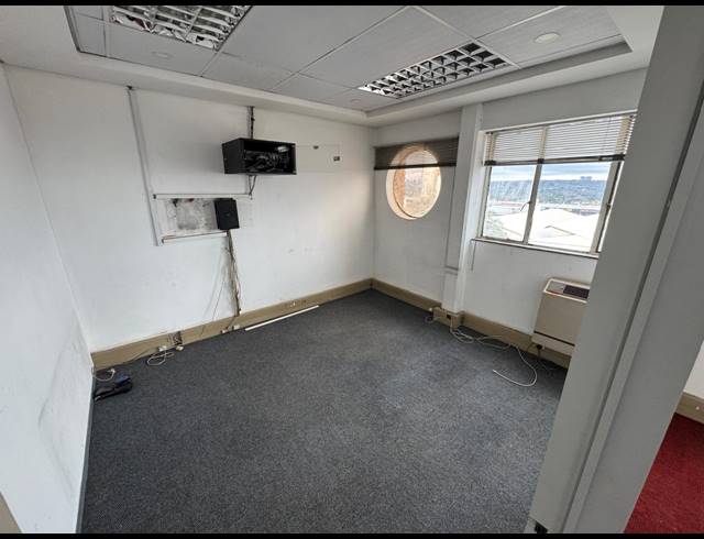 496M² WAREHOUSE TO LET IN WYNBERG